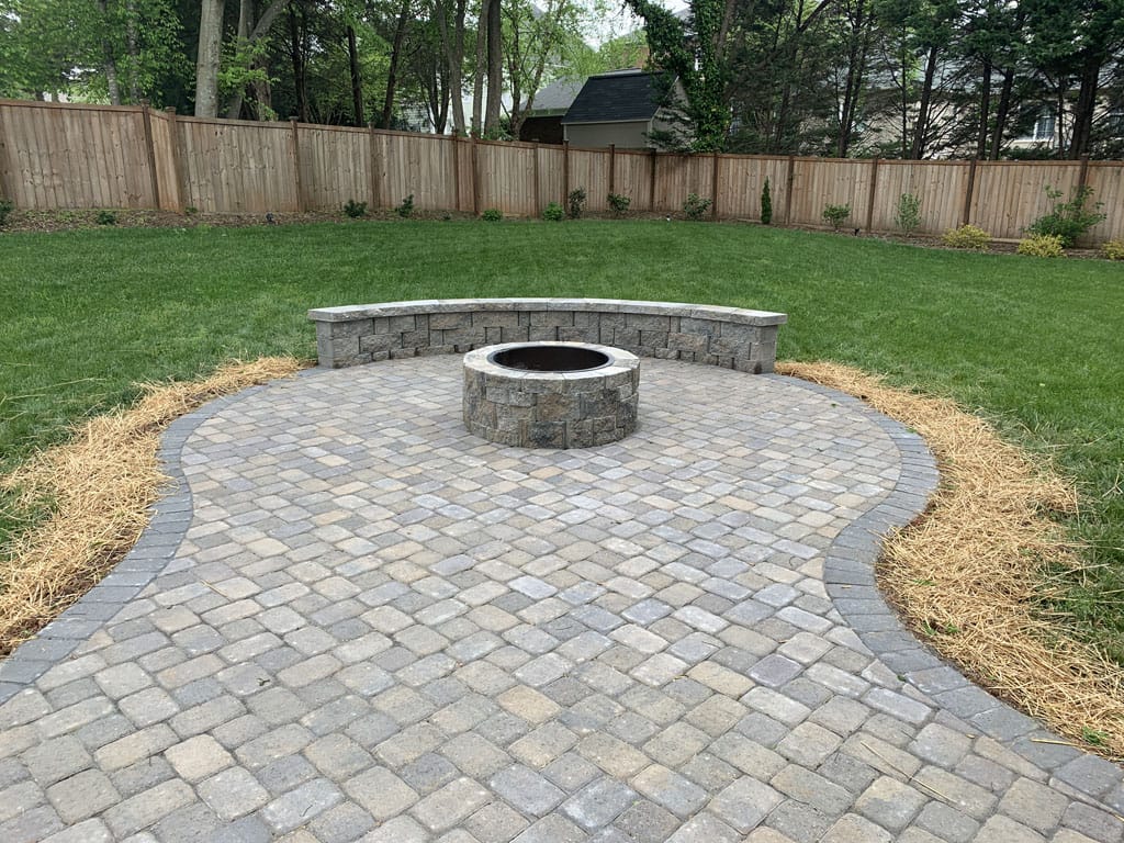 charlotte-curved-paver-patio-designs