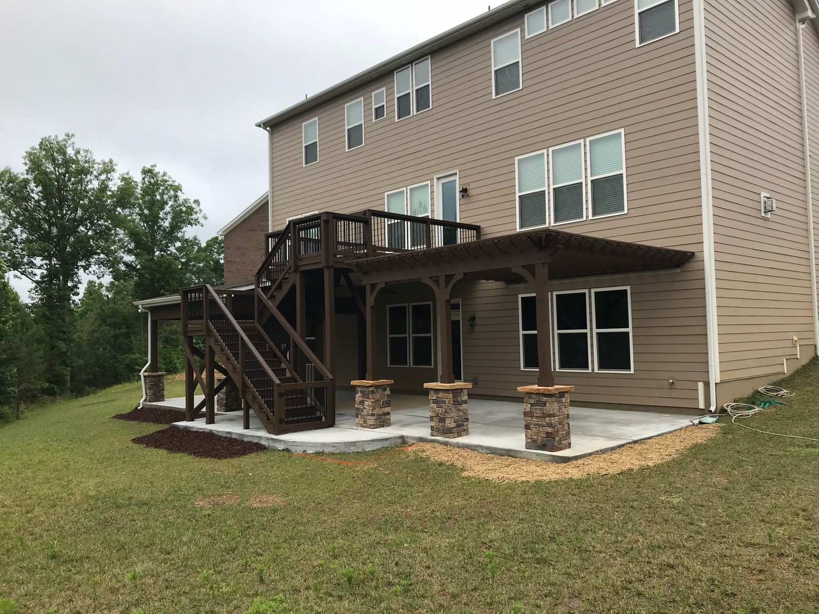 waxhaw-deck-and-pergola-combination-builder-millbridge