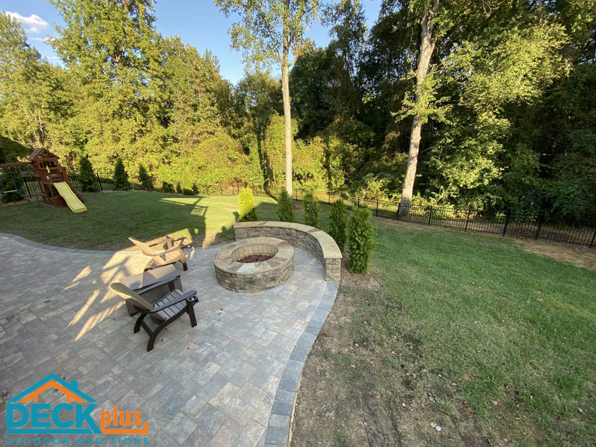 charlotte-curved-patio-with-fire-pit copy