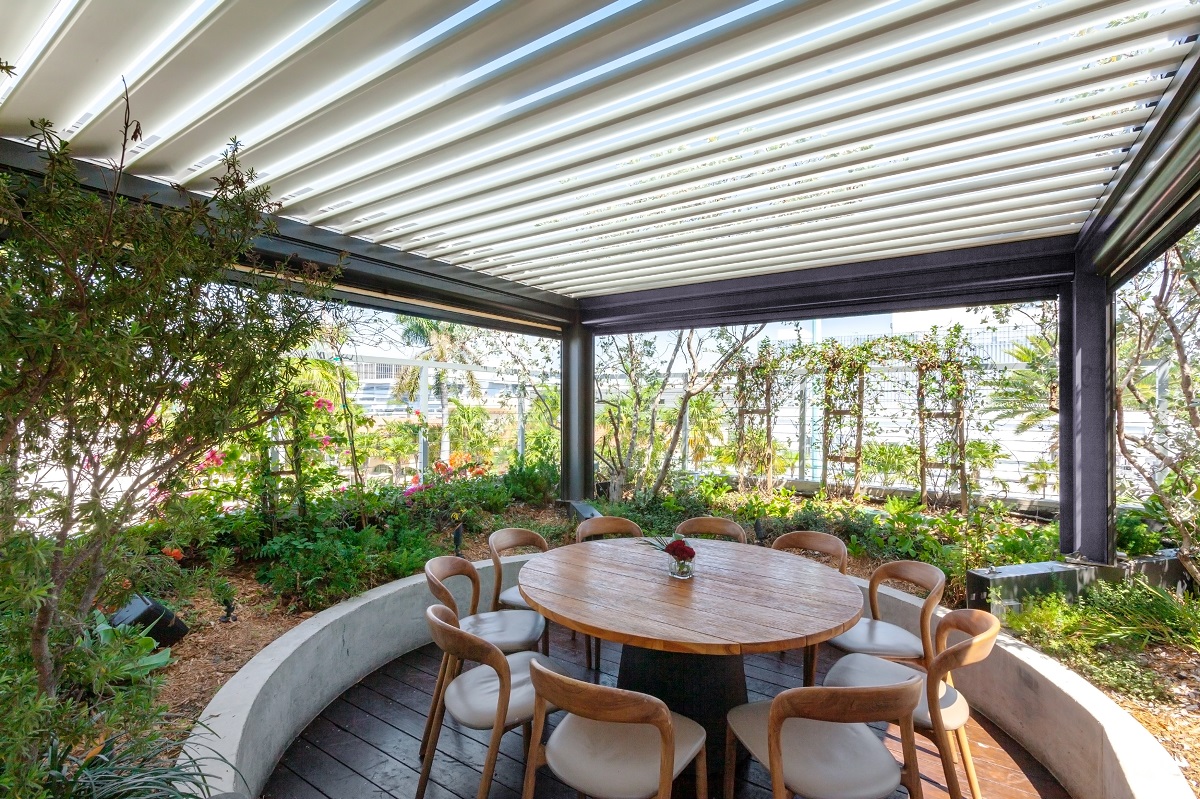 louvered pergola shade solutions